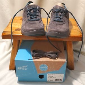 Dankso. NWT. Elaine Suede Casual Lace-Up Sneaker. Charcoal-Teal. 39 (Wm's 8.5-9)